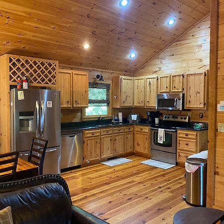 Вилла The Cozy Lazy Laurel With Year-Round Mountain Views, Hot Tub, Fire Pit Cherry Log Экстерьер фото