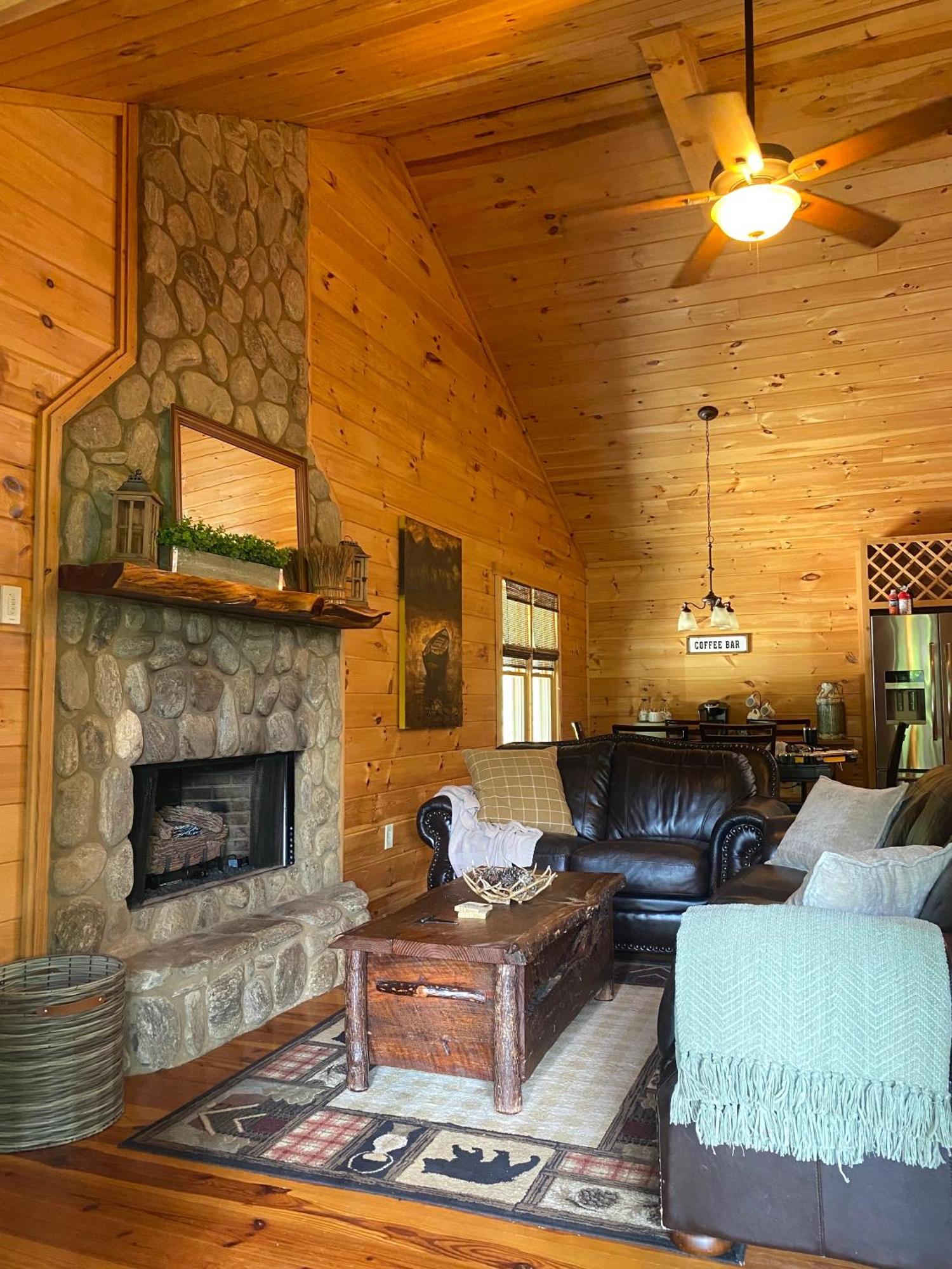 Вилла The Cozy Lazy Laurel With Year-Round Mountain Views, Hot Tub, Fire Pit Cherry Log Экстерьер фото