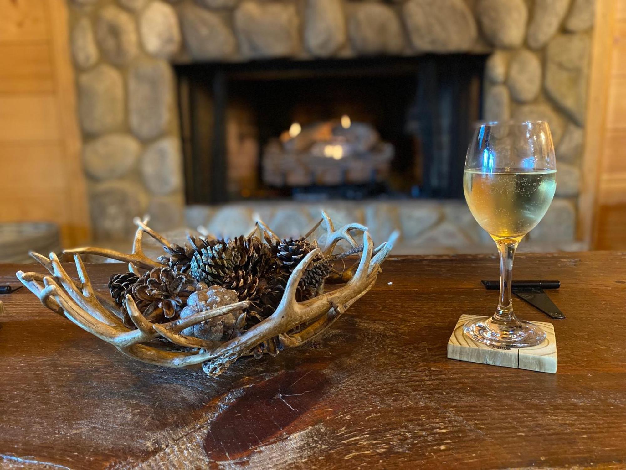 Вилла The Cozy Lazy Laurel With Year-Round Mountain Views, Hot Tub, Fire Pit Cherry Log Экстерьер фото