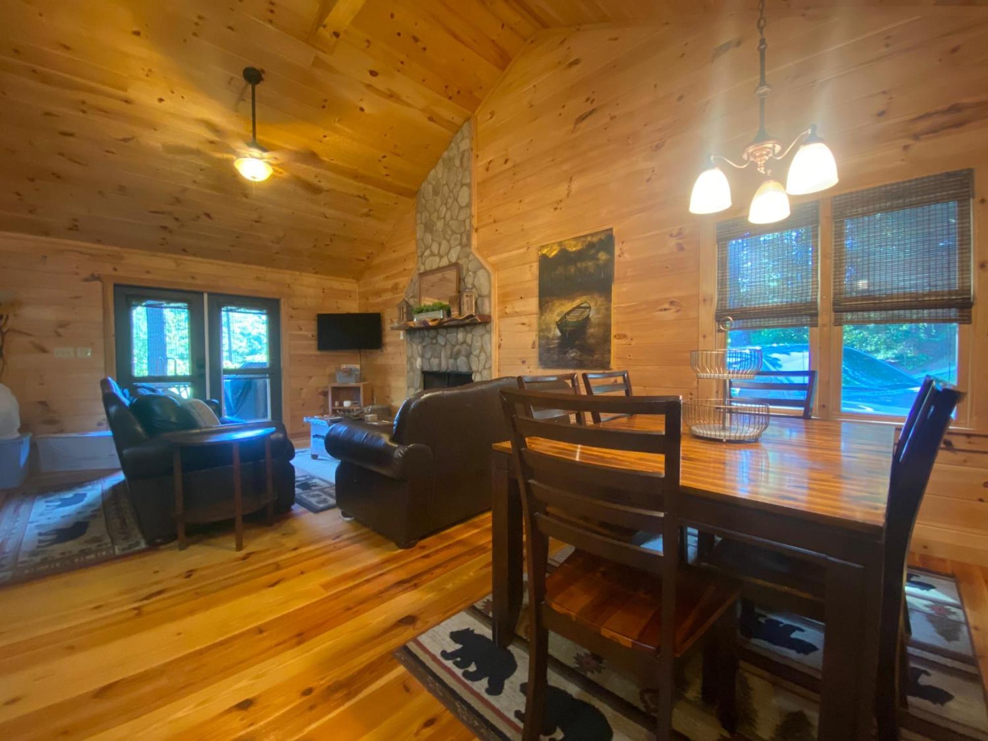 Вилла The Cozy Lazy Laurel With Year-Round Mountain Views, Hot Tub, Fire Pit Cherry Log Экстерьер фото