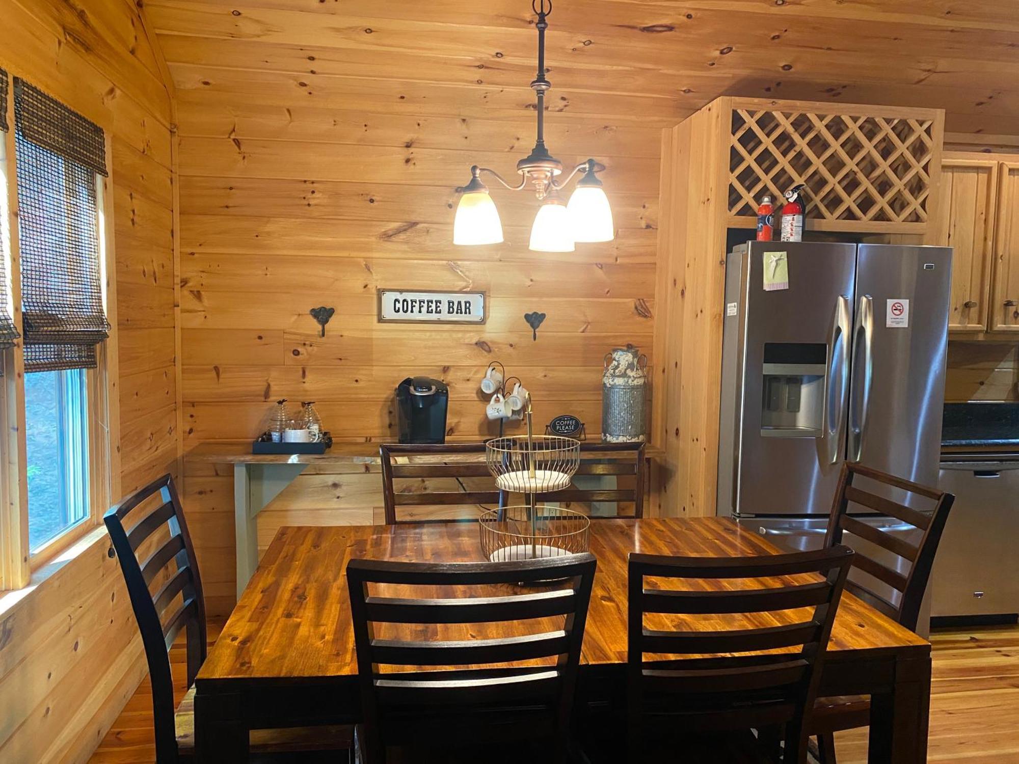 Вилла The Cozy Lazy Laurel With Year-Round Mountain Views, Hot Tub, Fire Pit Cherry Log Экстерьер фото