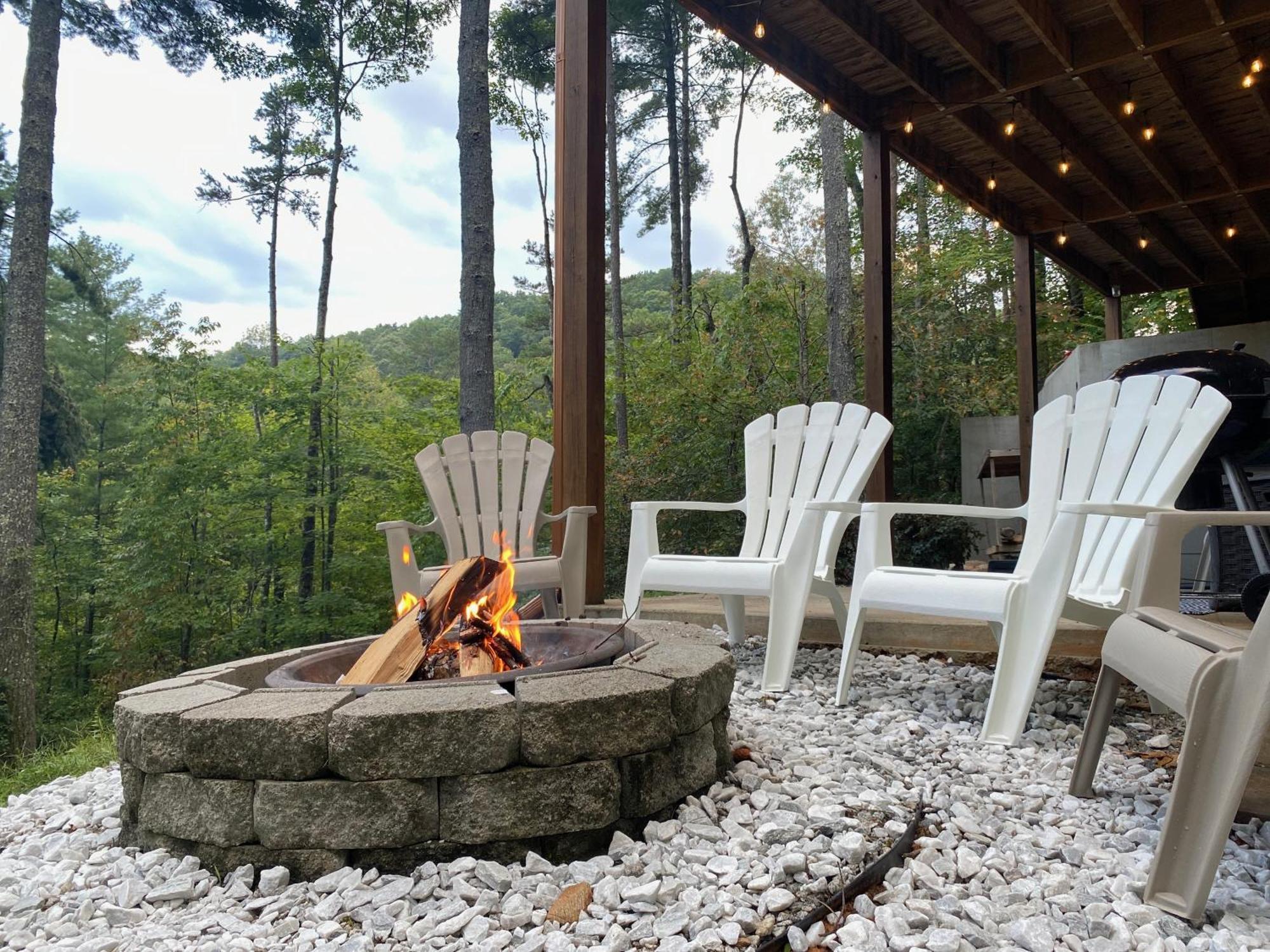 Вилла The Cozy Lazy Laurel With Year-Round Mountain Views, Hot Tub, Fire Pit Cherry Log Экстерьер фото