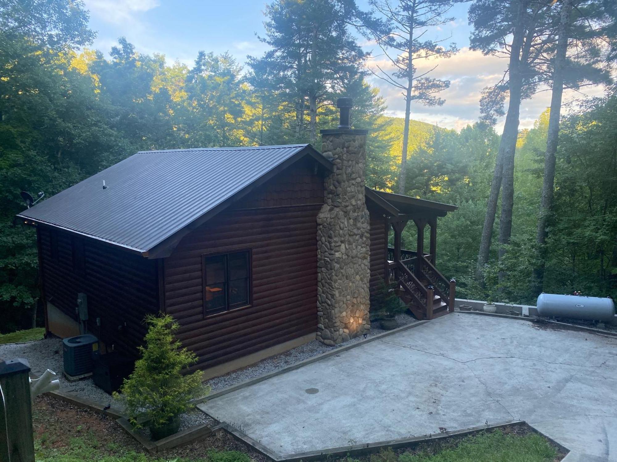 Вилла The Cozy Lazy Laurel With Year-Round Mountain Views, Hot Tub, Fire Pit Cherry Log Экстерьер фото